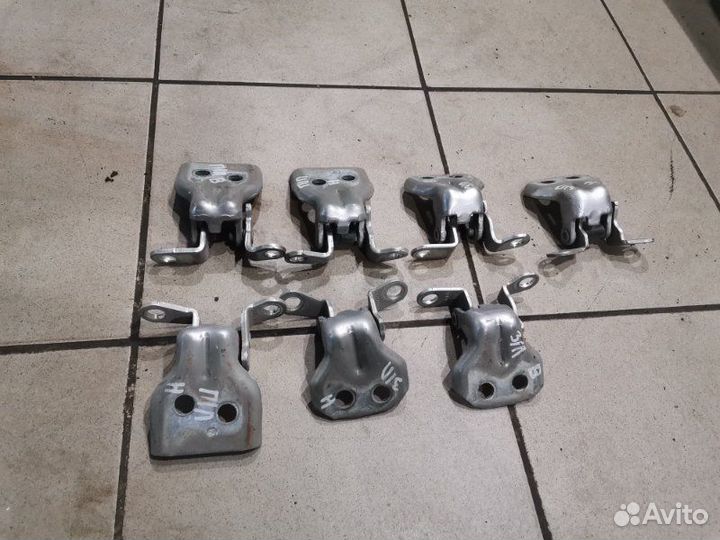 Петля двери Ford Fusion cbк fxga 1.4 2007