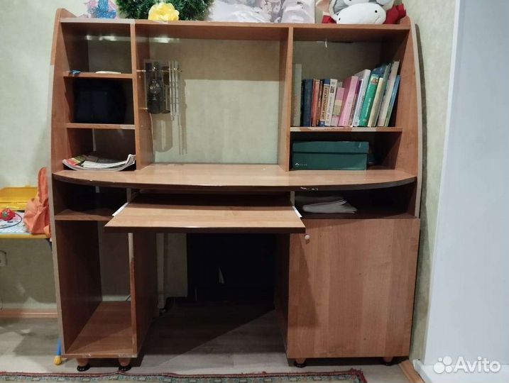 Компьютерный стол