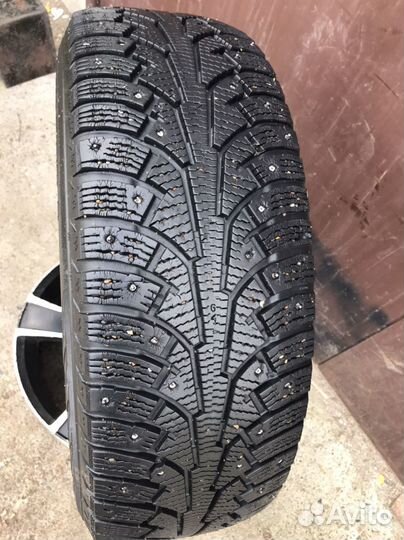 Nokian Tyres Hakkapeliitta 5 215/60 R17