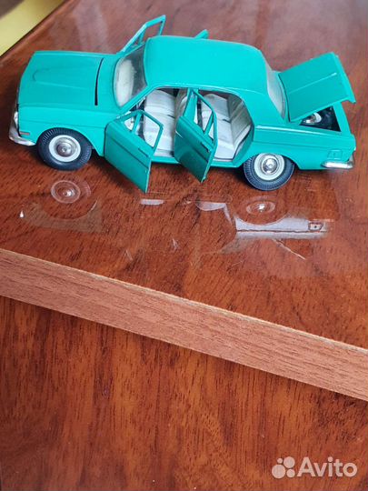 Волга газ-24 модель А14 1:43