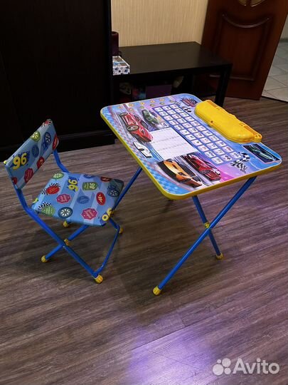 Детский стол и стул