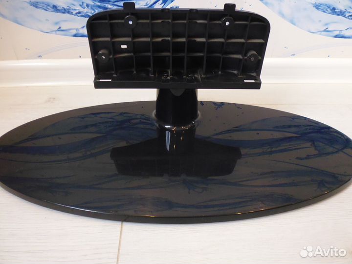 Подставка от Samsung UE40EH5007K с крепежем