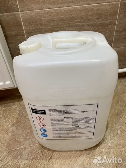 Канистры,пластиковая тара