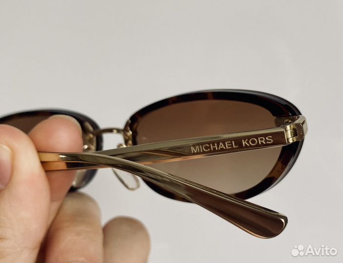 Солнцезащитные очки женские Michael Kors