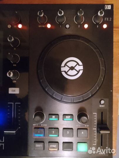 Dj контроллер Traktor S2 mk 1