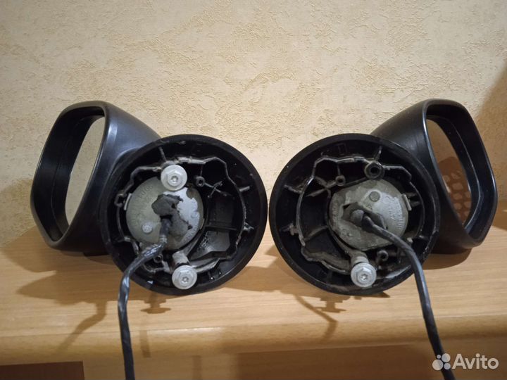 Зеркало заднего вида