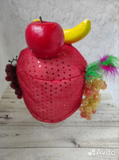 Маскарадные маски и шапки на прокат