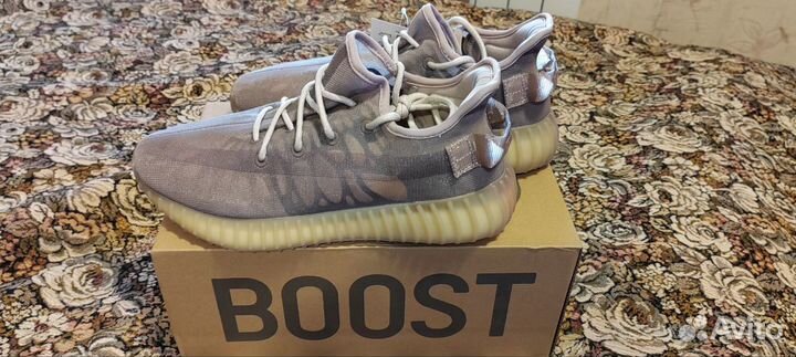 Кроссовки женские Adidas Yeezy Boost 40 размер