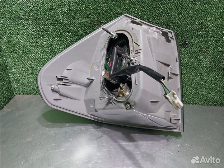 Фонарь наружный задний правый Lexus Rx350 GSU35