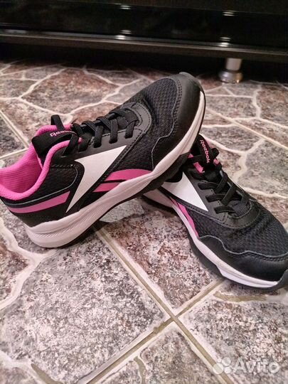 Reebok кроссовки для девочки 33 р-р