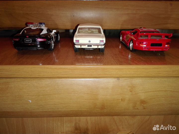 Масштабные металлические модели автомобилей