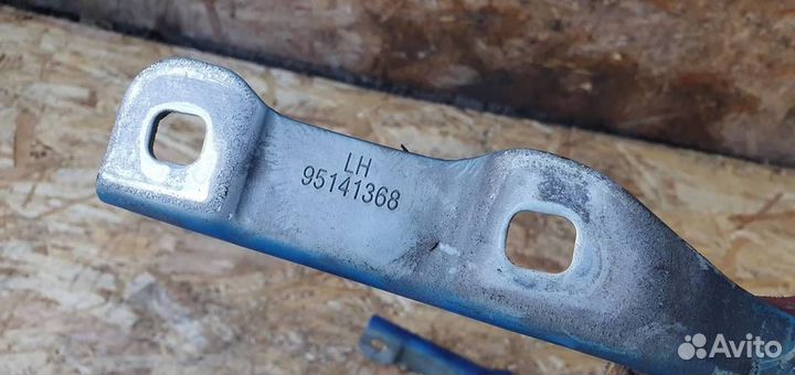 Петля капота левая Opel Mokka 2012-2019