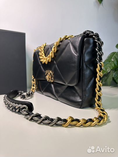 Сумка chanel 19