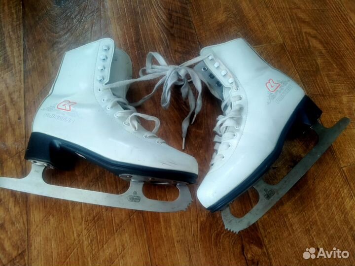 Продам коньки