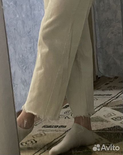 Белые джинсы