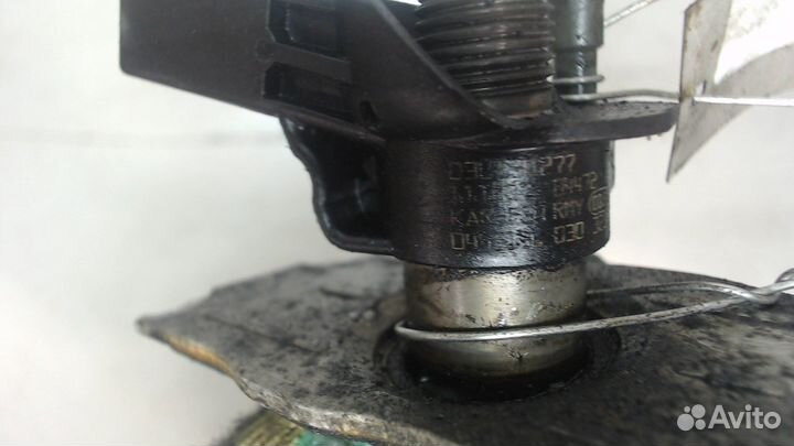 Форсунка топливная Skoda Octavia (A5), 2011