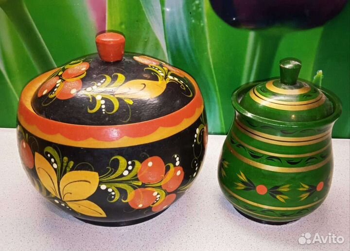 Чугунки, пивная кружка и деревянная посуда