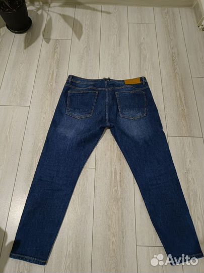 Практически новые, качественные джинсы