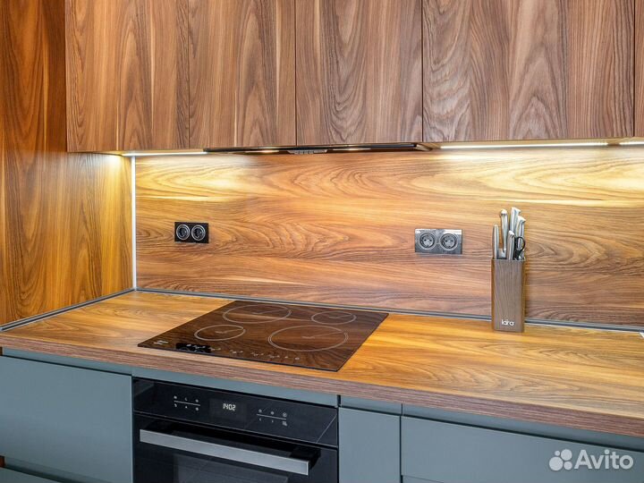 Кухня доствка по городу с антресолями на заказ