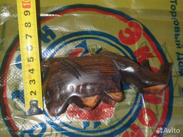 Сувенирный носорог