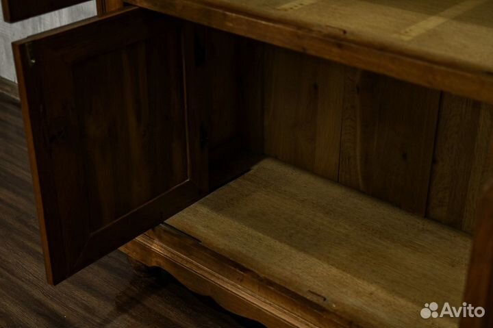Старинный шкаф кабинет