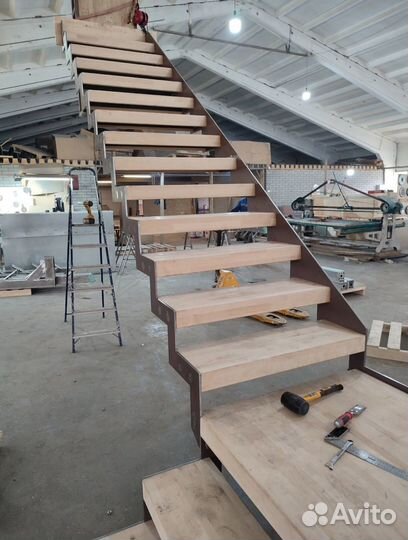 Лестницы на второй этаж