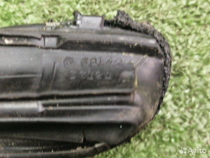 Уплотнитель стекла двери задний правый Lexus Es