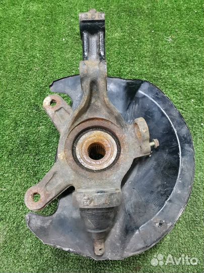 Ступица передняя левая Honda Civic EU1