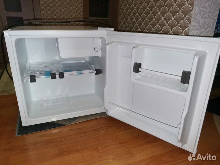 Мини Холодильник Midea новый