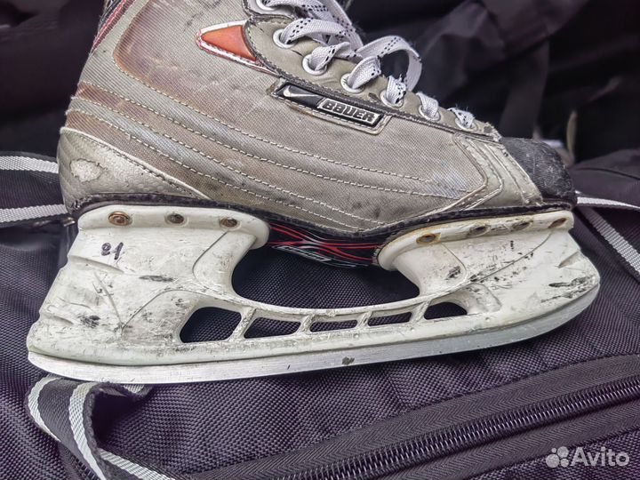 Коньки хоккейные