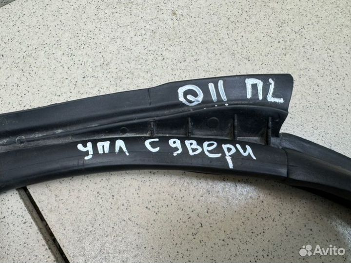 Уплотнитель двери передний левый Nissan Qashqai