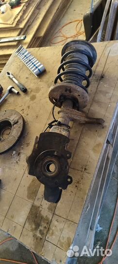 Audi a6 c4 передняя правая стойка