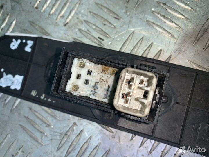 Кнопка стеклоподъемника задняя правая Lexus Rx300