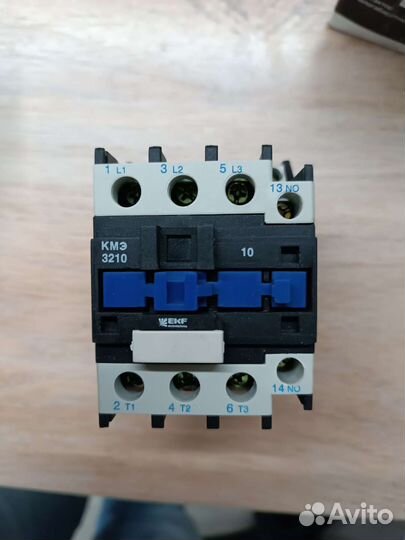 Контактор малогабаритный кмэ-3210 380 В