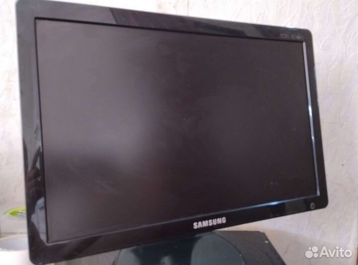 Монитор Samsung syncmaster 961 bw