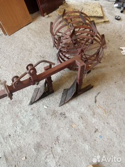 Плуг с грунтозацепами для мотоблока