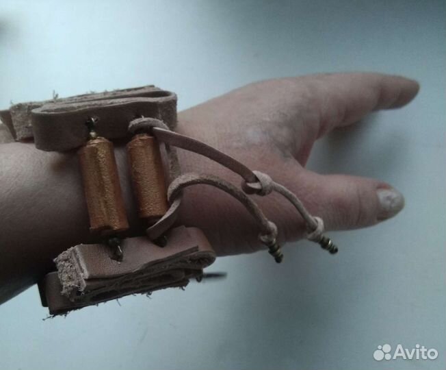 Браслет из кожи