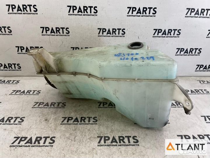 Бачок стеклоомывателя toyota land cruiser