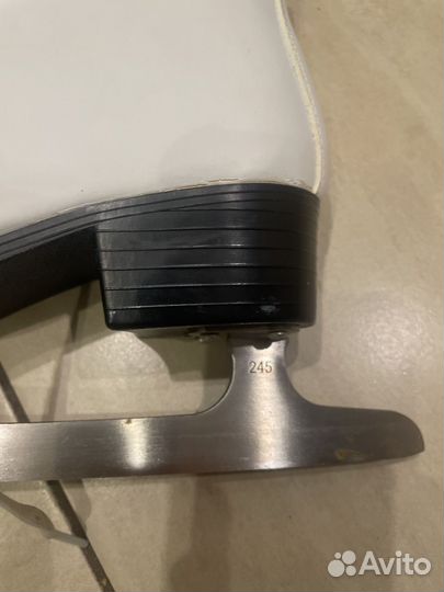 Коньки фигурные женские 40 размер