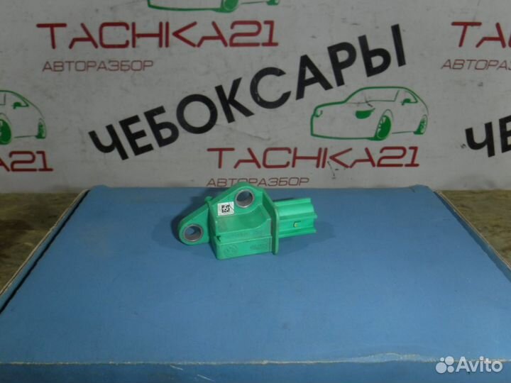 Датчик удара VAG 1K0909606