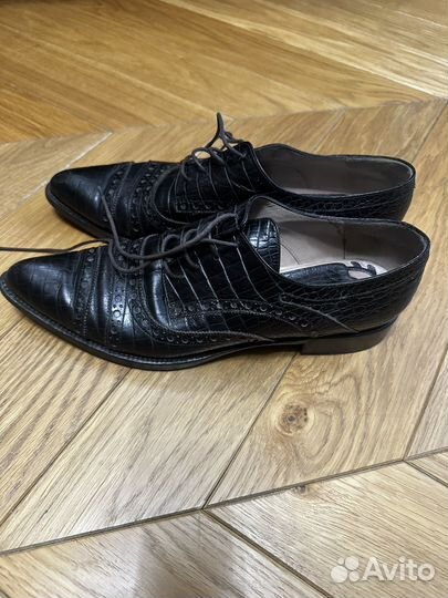 Ботинки женские 38 Pollini