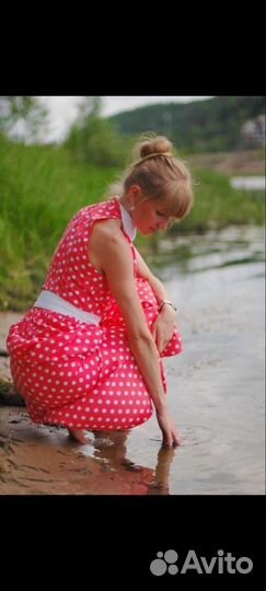 Платье в горошек летнее