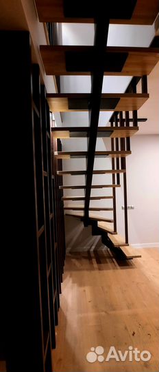 Лестница на металлокаркасе безопасная