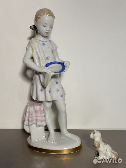 Статуэтка лфз «Юная помощница»