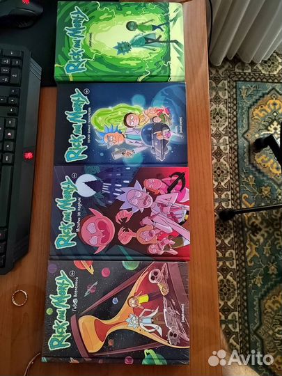 Продаю 4 тома комиксов Рик и Морти(adult swim)