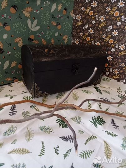 Деревянная шкатулка