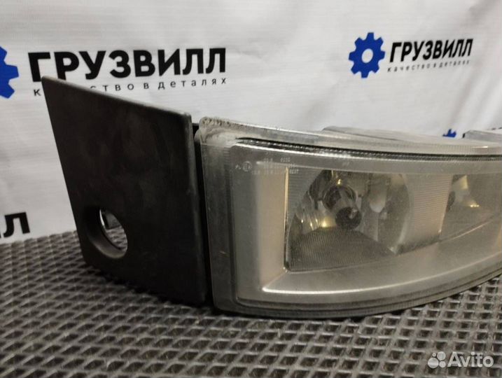 Фара противотуманная правая Volvo FH4 82140744