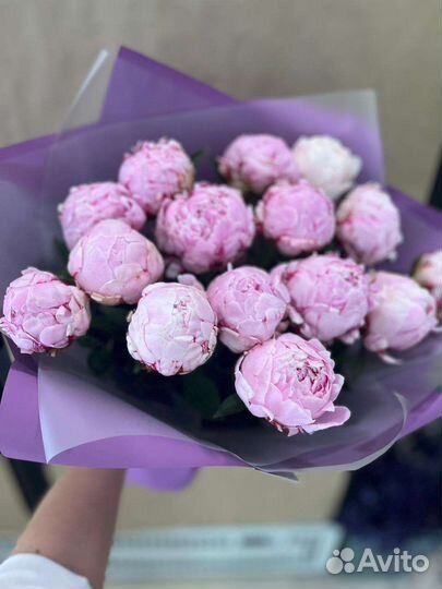 Цветы доставка букет роз пионы шары