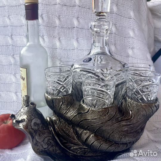 Хрустальный набор стопок с графином в улитке