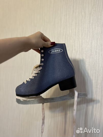 Коньки фигурные женские